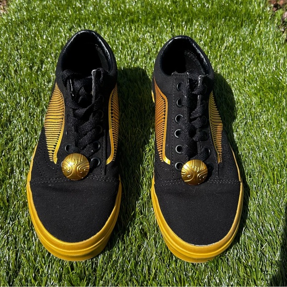 Vans Harry Potter x Old Skool 'Golden Snitch’ - Picture 1 of 6